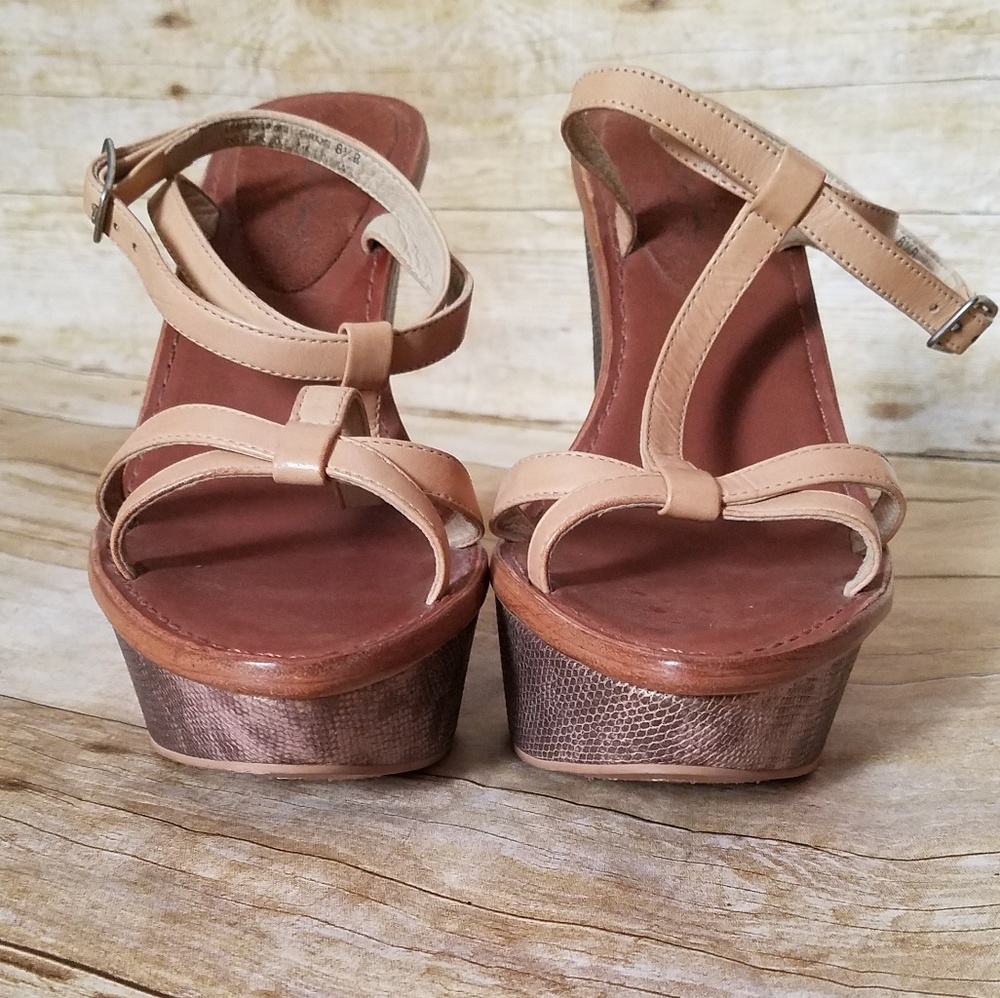 Elizabeth and James Hazel Wedge Heel Sanda… - Picture 3 of 6